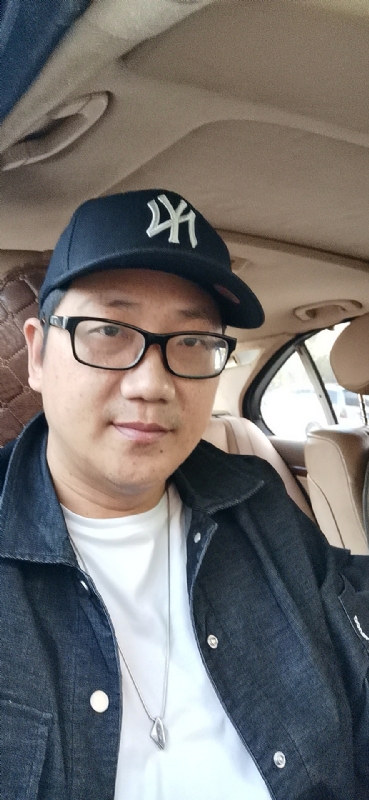 拥抱幸福的第一张照片--南平征婚网
