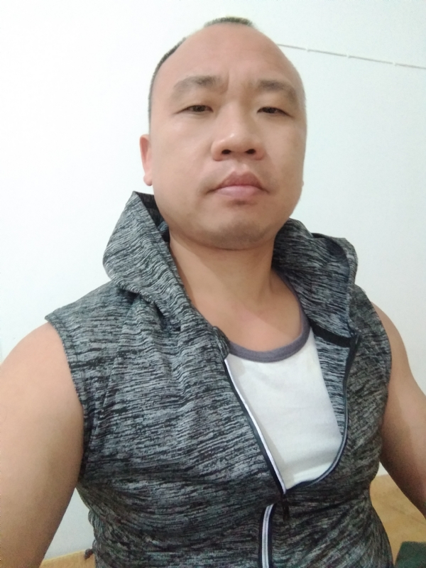 whm的第二张照片--南平征婚网